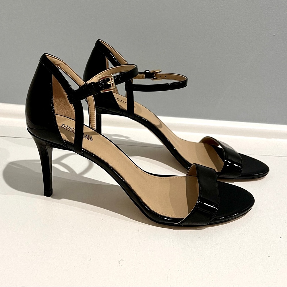 Michael Kors black patent leather sandal w heels. 8 M.